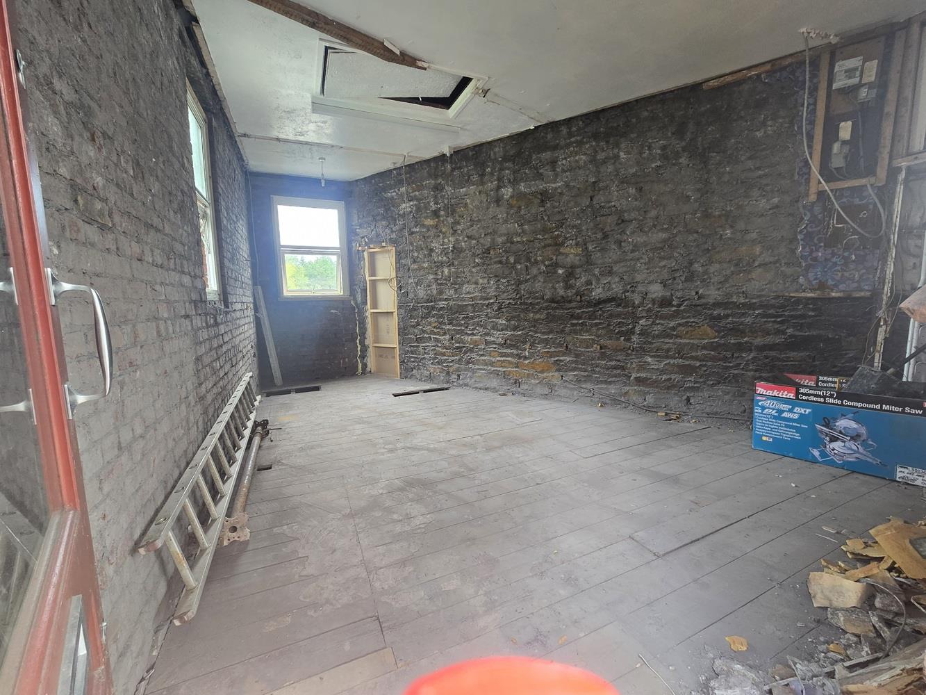 Hebron Road, Clydach, Swansea, SA6 5EJ
